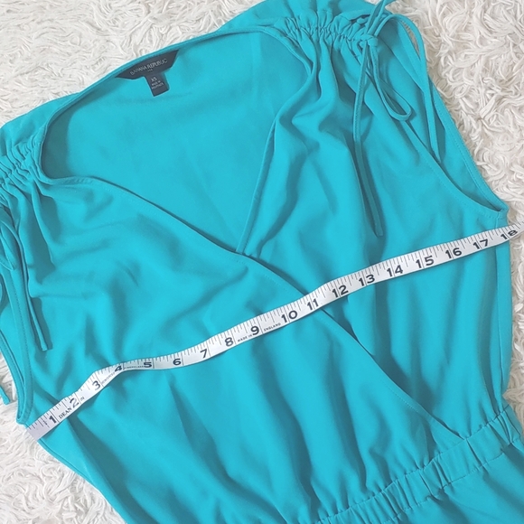 🔴MOVING SALE!🌤️Banana Republic XS, Turquoise Tie Shoulder Wrap Dress - Picture 3 of 9